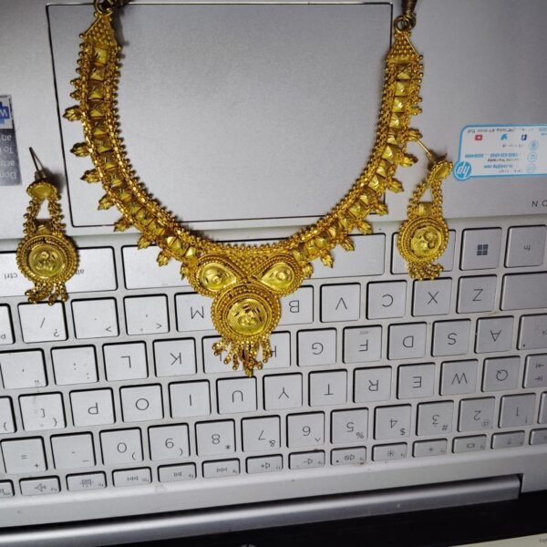 OSM gold necklace